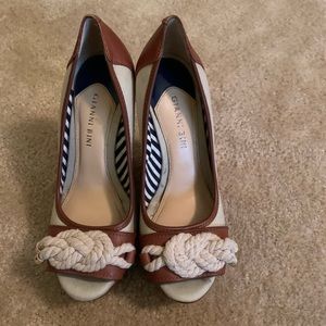 Gianni Bini Nautical wedge peep toe shoes